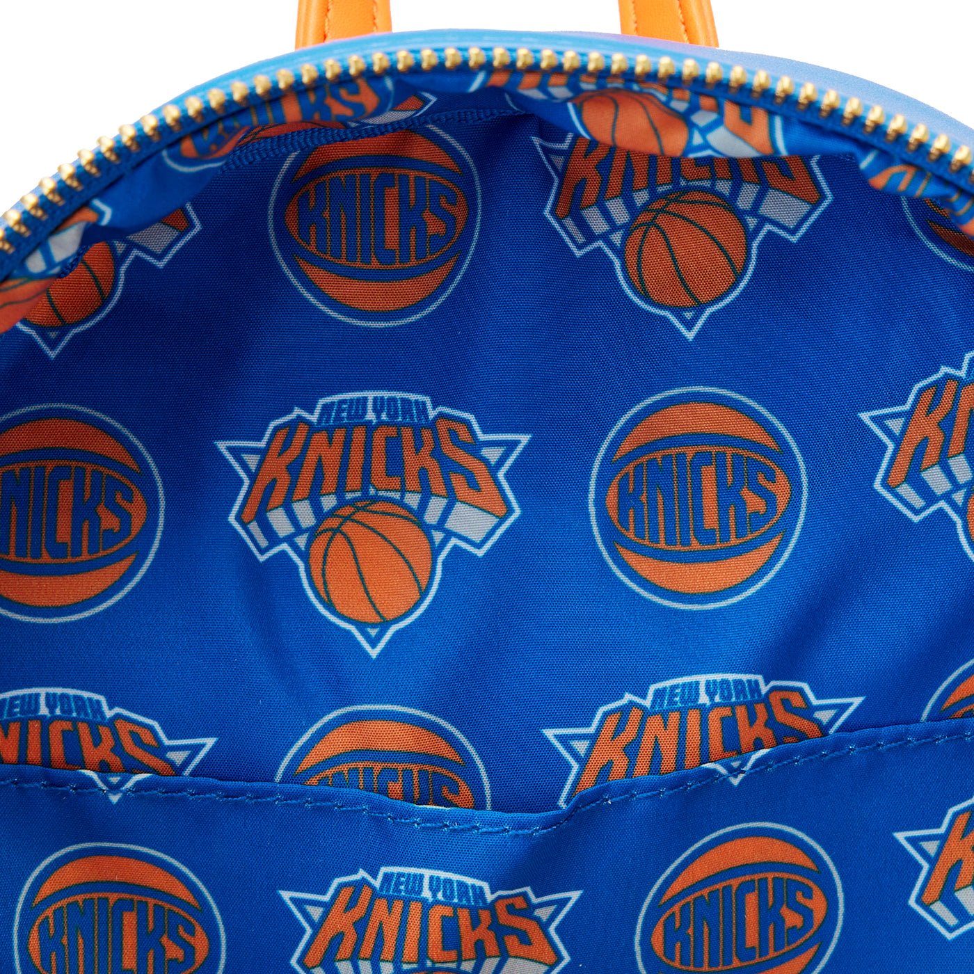 MINI MOCHILA LOUNGEFLY DE LOS KNICKS DE NUEVA YORK